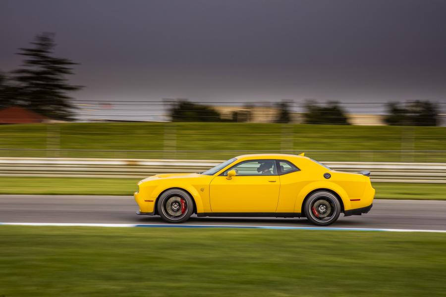  Dodge Challenger SRT Hellcat Widebody 2017 года  (фото 21 из 69)
